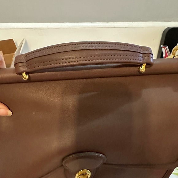 Coach Vintage (2000) Willis Leather Crossbody Bag Style 9927 - Picture 4 of 13